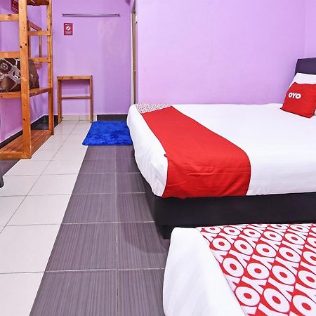 Oyo 90561 Awan Biru Motel Pantai Cenang  Exterior photo