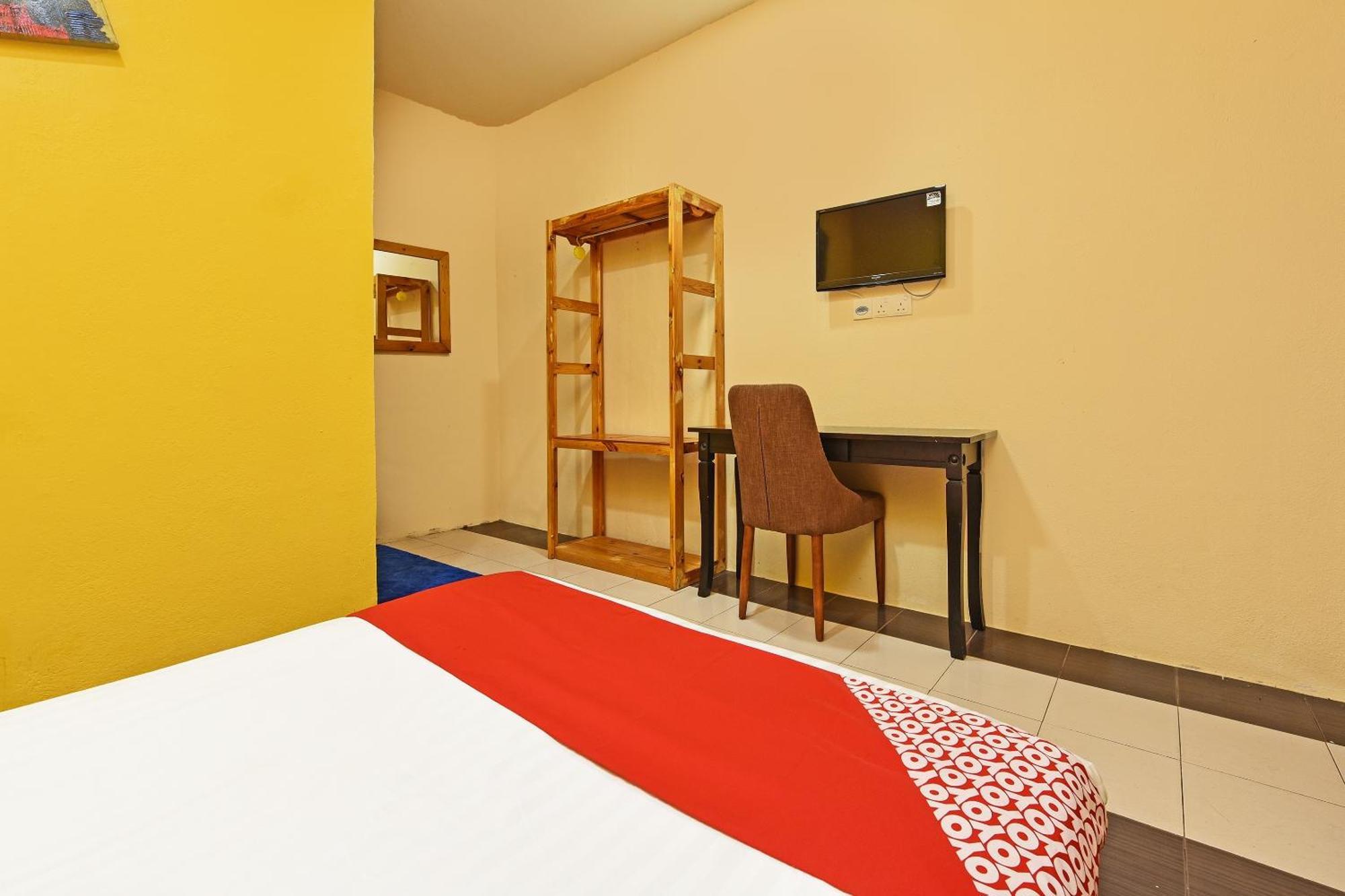 Oyo 90561 Awan Biru Motel Pantai Cenang  Exterior photo