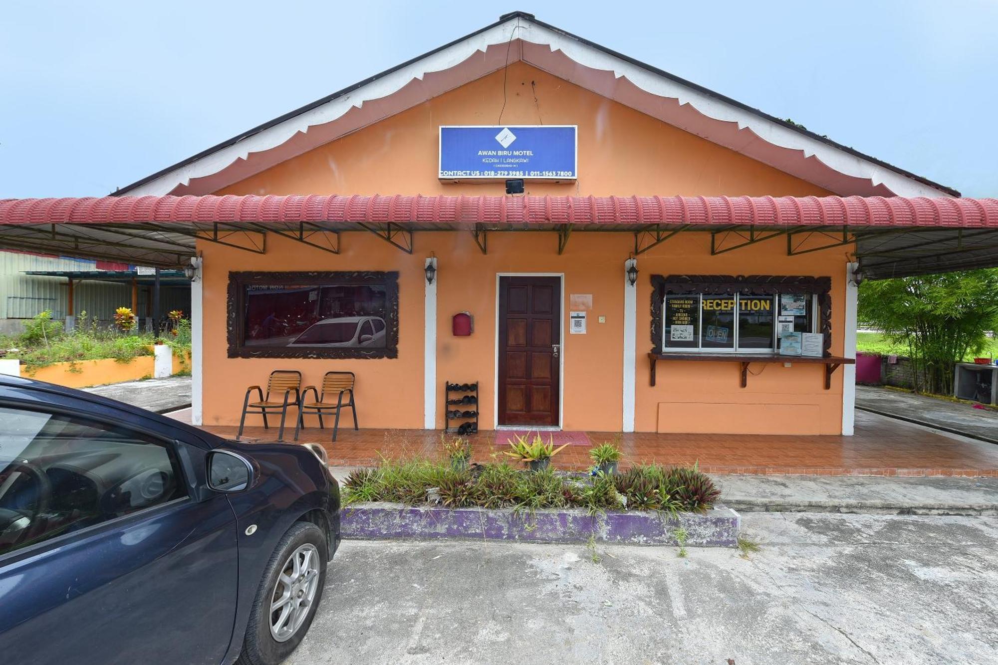 Oyo 90561 Awan Biru Motel Pantai Cenang  Exterior photo