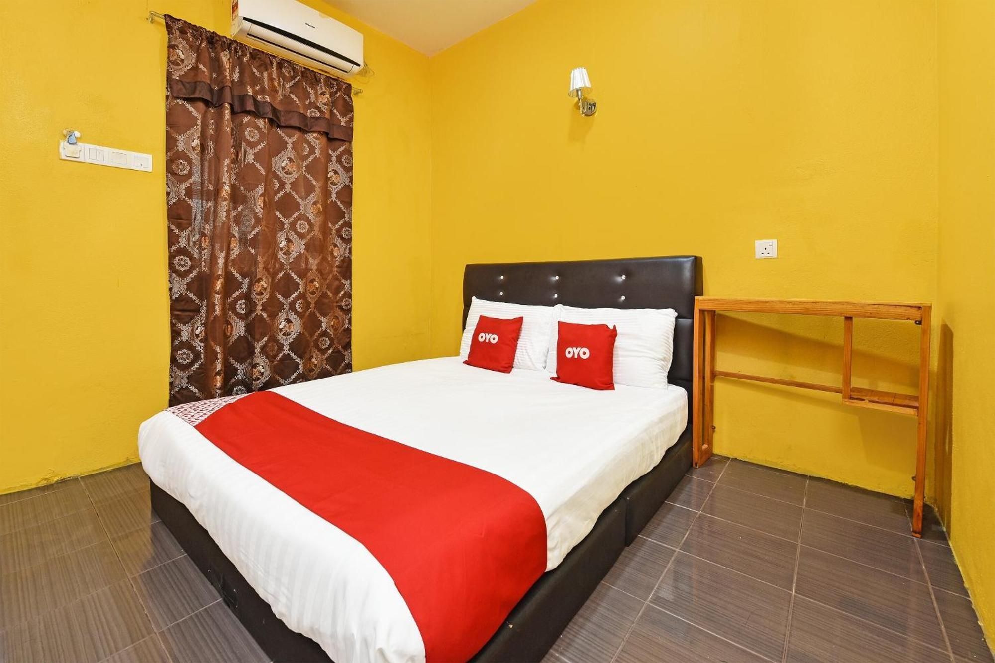 Oyo 90561 Awan Biru Motel Pantai Cenang  Exterior photo