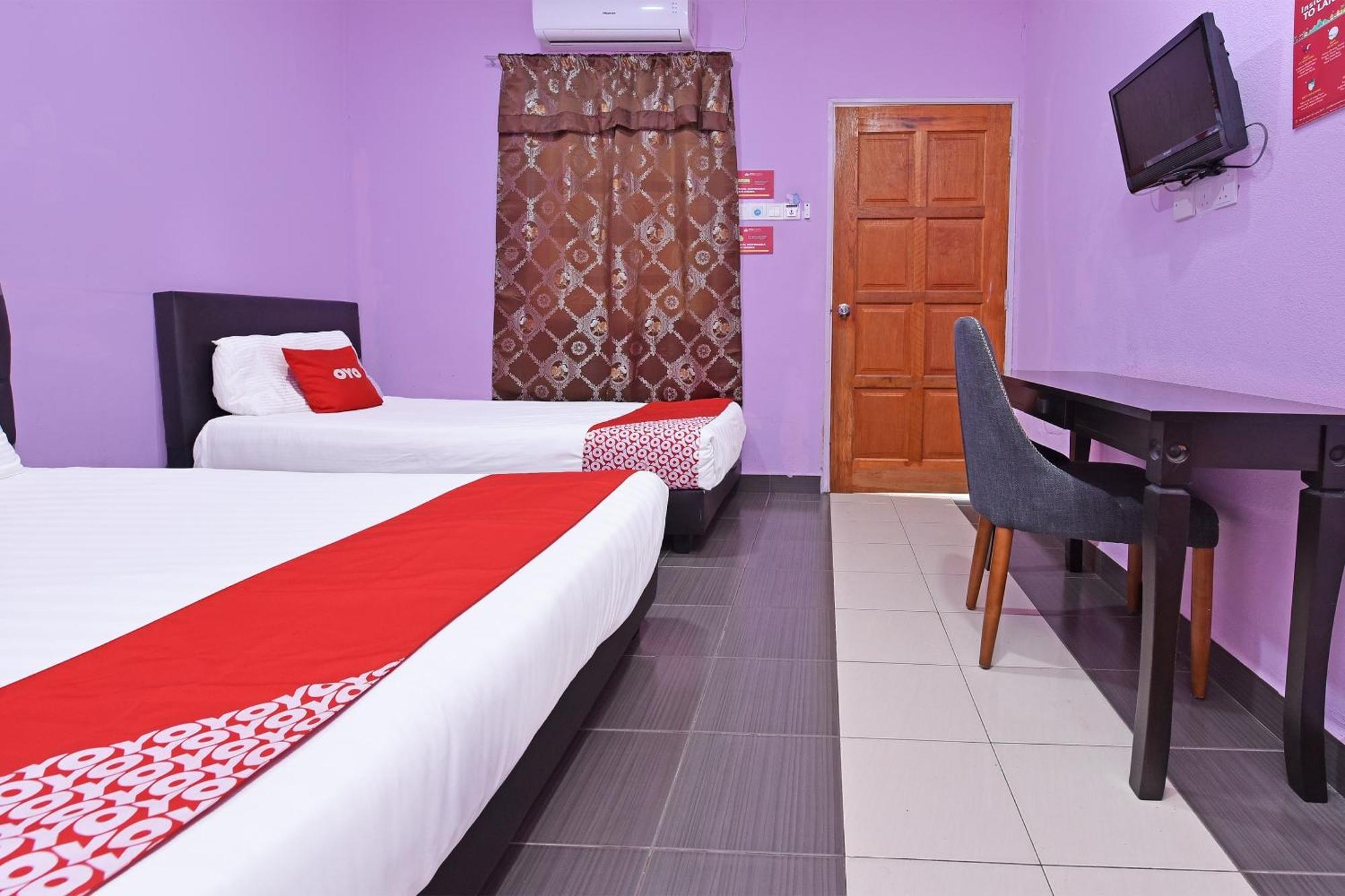 Oyo 90561 Awan Biru Motel Pantai Cenang  Exterior photo